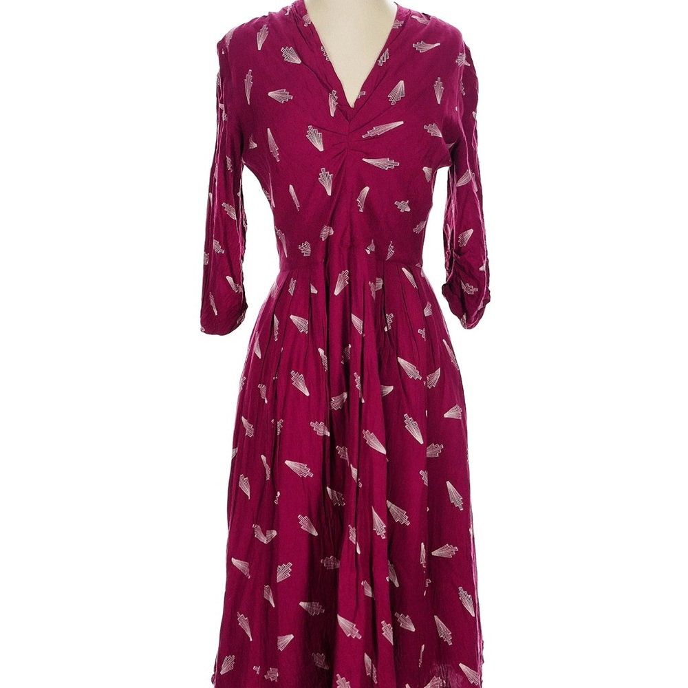 {EMILY & FIN} V-neck Feather Print Magenta Dress